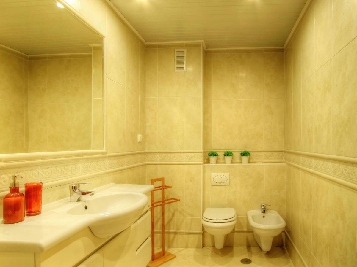 Apartment Balcony With View, Private Garage, An Elevator *